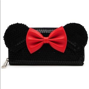 NEW ⭐️ Disney Loungefly Minnie Wallet